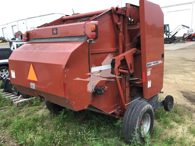 Image of Massey Ferguson 2756 equipment image 4