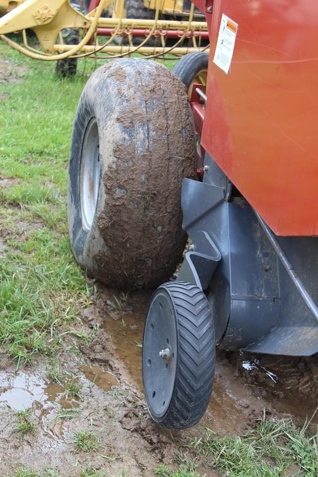 Image of Massey Ferguson 2756A equipment image 2