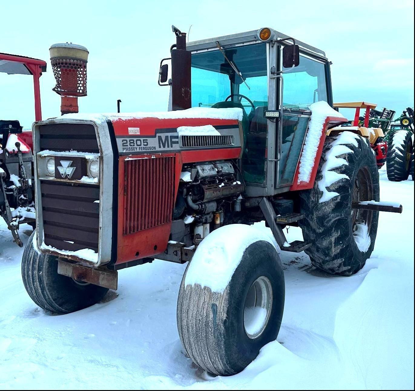 Massey Ferguson 2805 Equipment Image0
