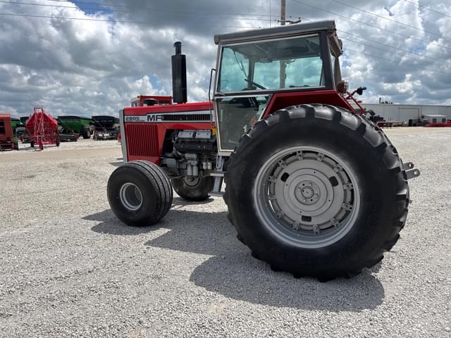 Image of Massey Ferguson 2805 equipment image 4