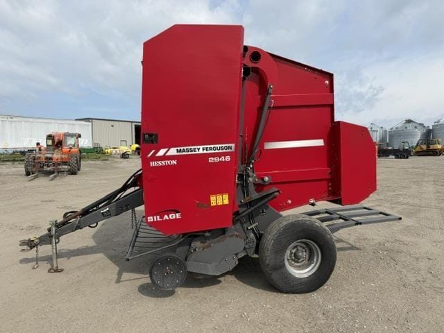 Massey Ferguson 2946 Equipment Image0