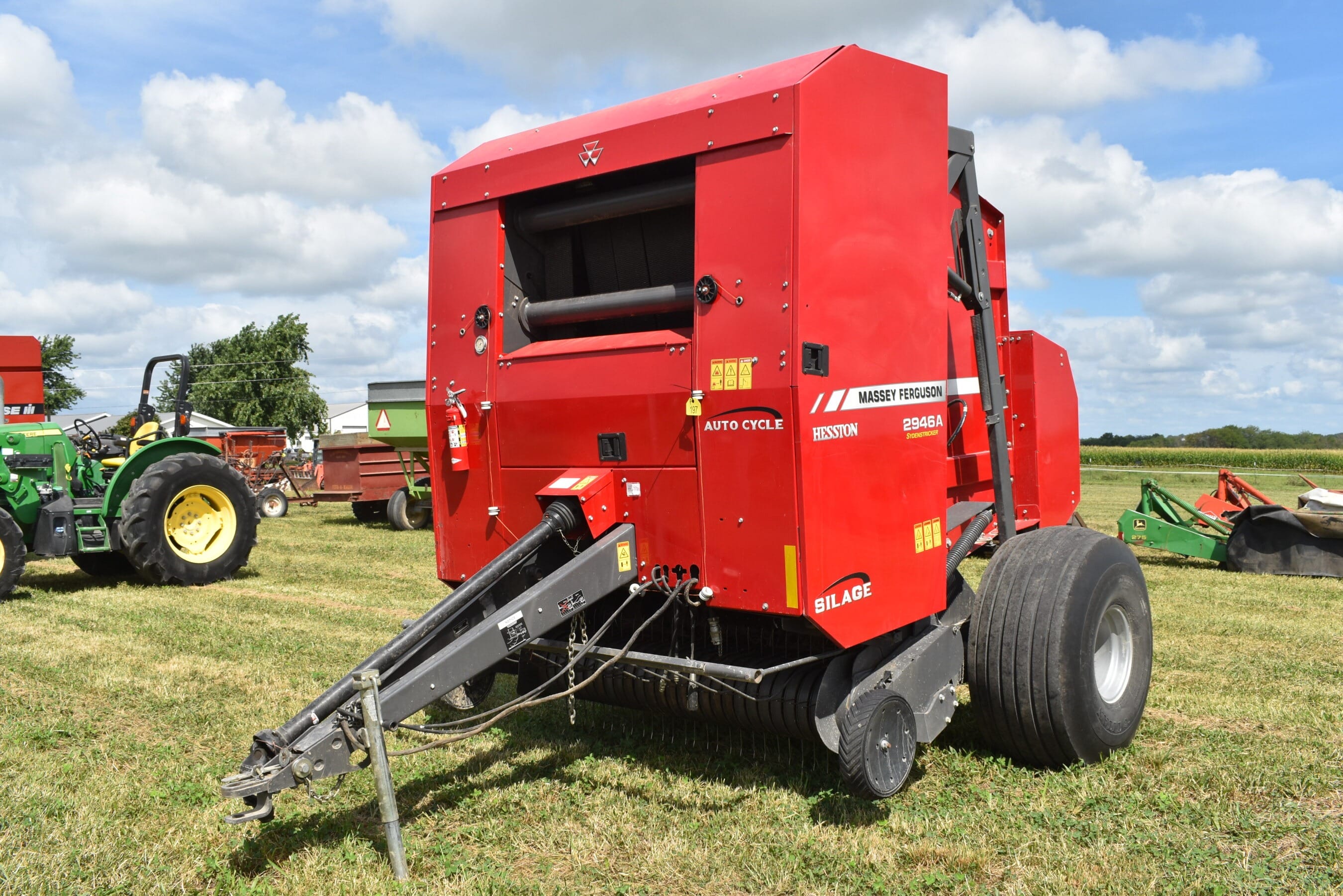 2017 Massey Ferguson 2946A Equipment Image0
