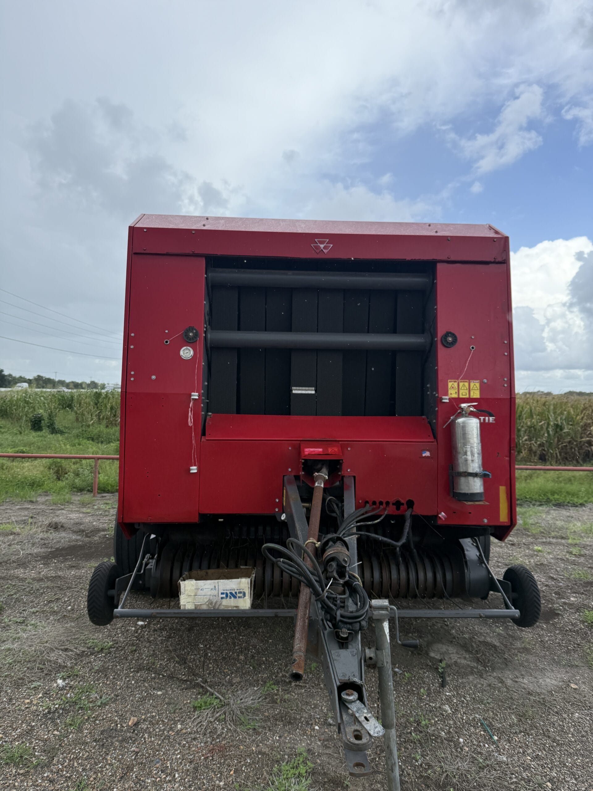 Massey Ferguson 2956 Equipment Image0