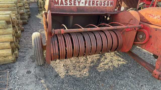 Image of Massey Ferguson 3 equipment image 2