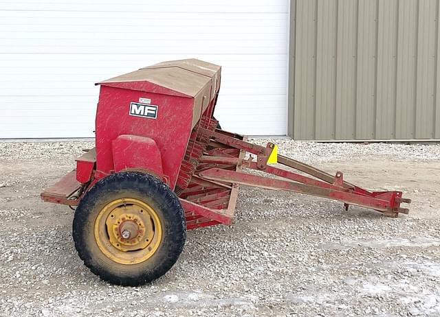 Image of Massey Ferguson 33 equipment image 2