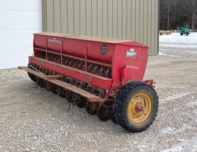 Image of Massey Ferguson 33 equipment image 4