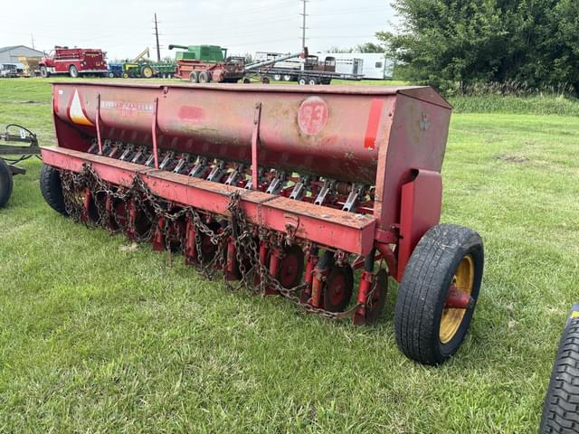 Image of Massey Ferguson 33 equipment image 2