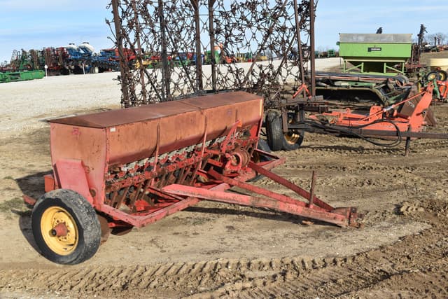 Image of Massey Ferguson 33 equipment image 3