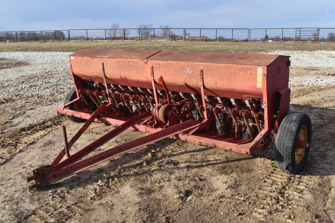 Image of Massey Ferguson 33 Primary image