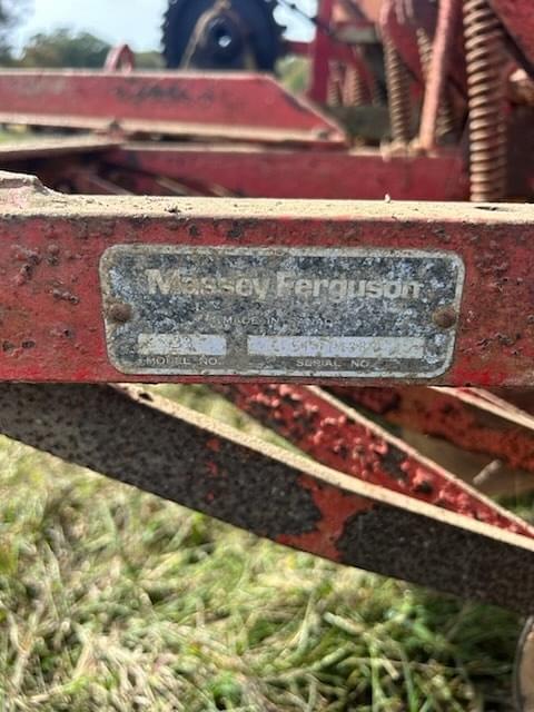 Image of Massey Ferguson 33 equipment image 4