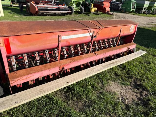 Image of Massey Ferguson 33 equipment image 3
