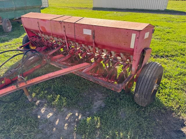Image of Massey Ferguson 33 equipment image 1