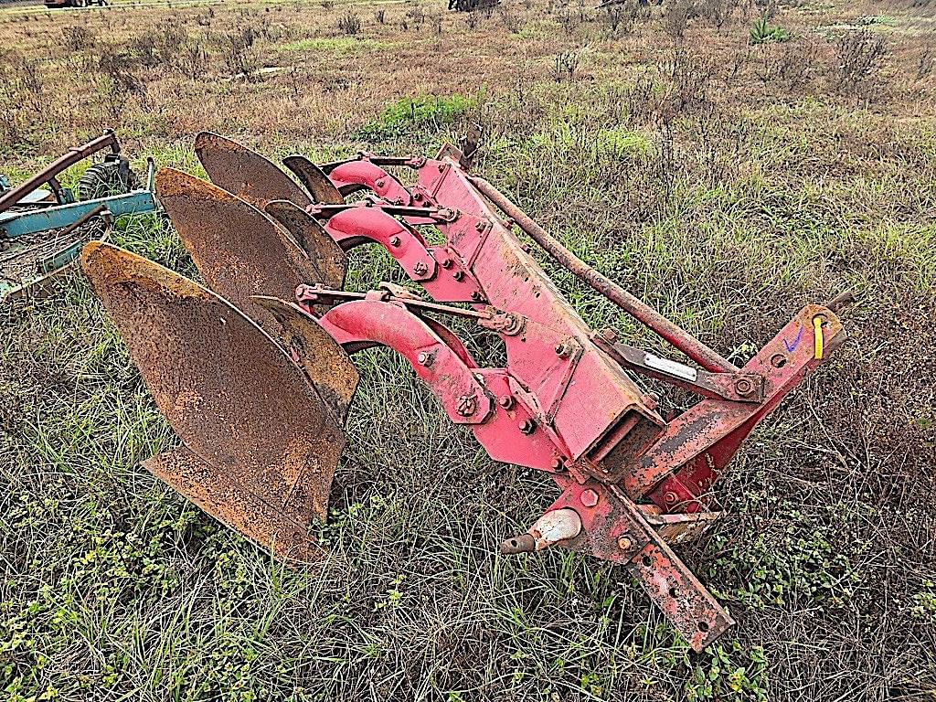 Image of Massey Ferguson 345 Image 0