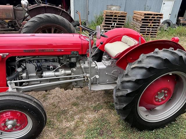 Image of Massey Ferguson TO-35 equipment image 3