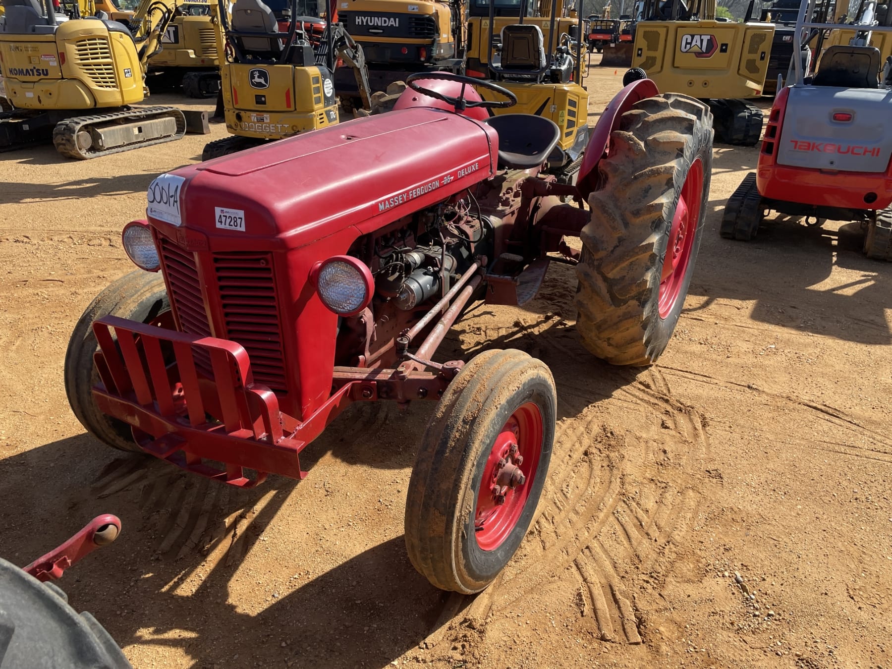 Massey Ferguson 35 Deluxe Equipment Image0