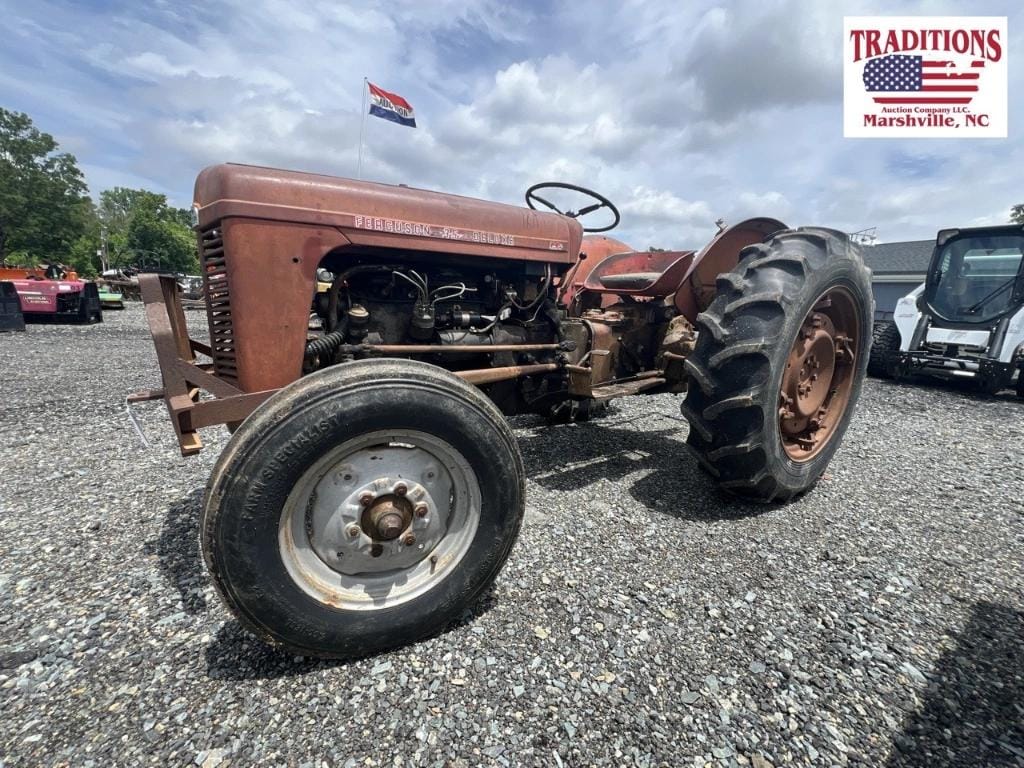 Massey Ferguson 35 Deluxe Equipment Image0