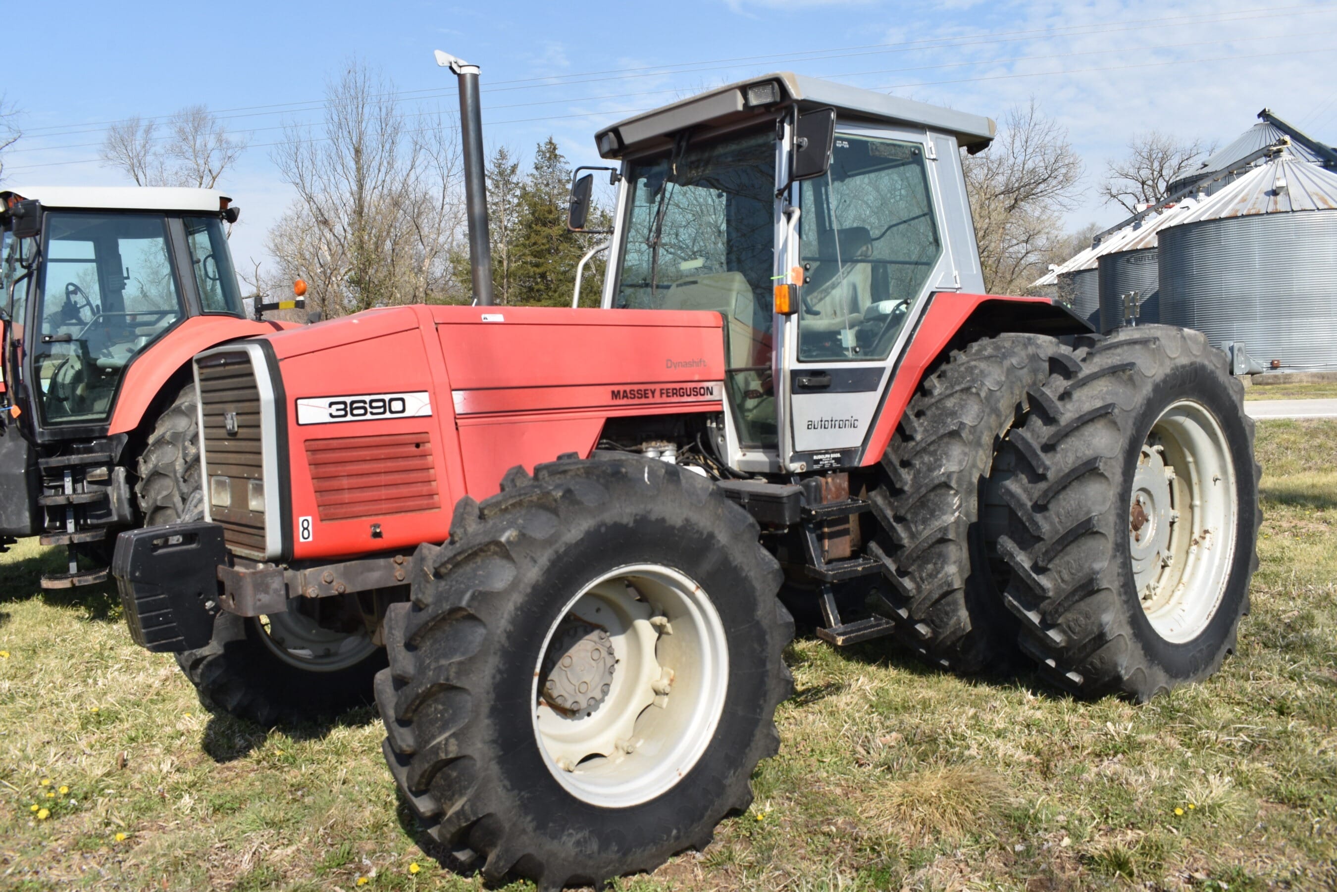 Massey Ferguson 3690 Equipment Image0