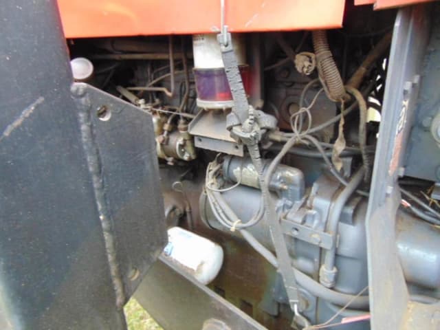 Image of Massey Ferguson 383 equipment image 4