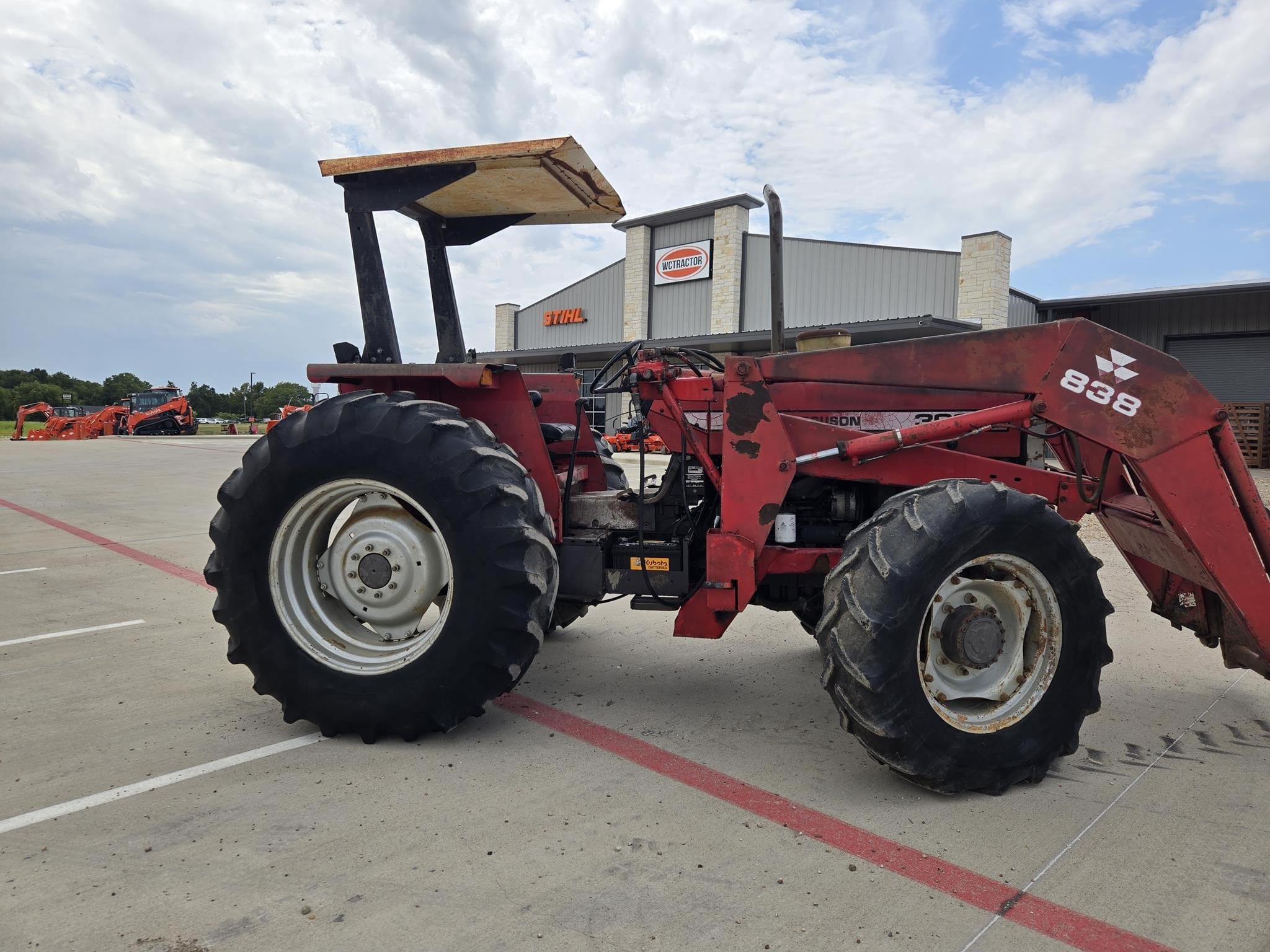 1993 Massey Ferguson 390T Equipment Image0