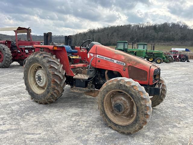 Image of Massey Ferguson 4225 equipment image 3