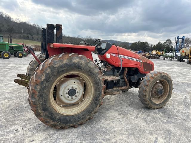 Image of Massey Ferguson 4225 equipment image 4