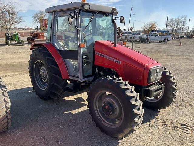 Image of Massey Ferguson 4225 equipment image 3