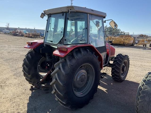 Image of Massey Ferguson 4225 equipment image 4