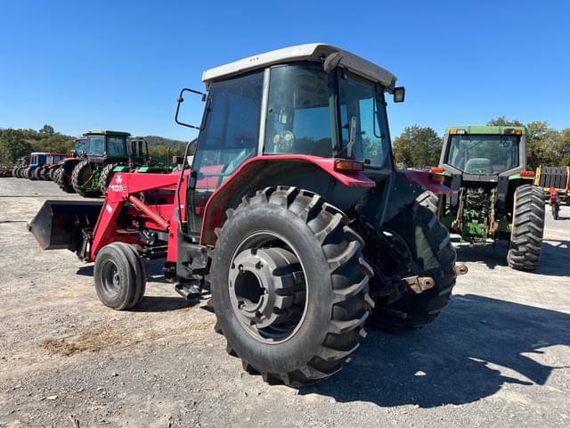Image of Massey Ferguson 4235 equipment image 4
