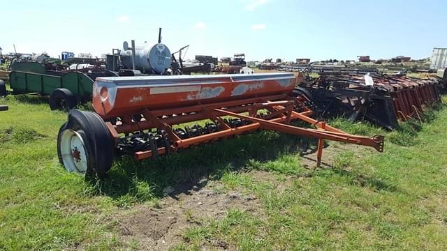 Image of Massey Ferguson 424 equipment image 1