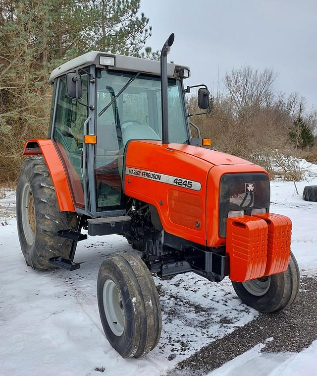 Image of Massey Ferguson 4245 equipment image 1