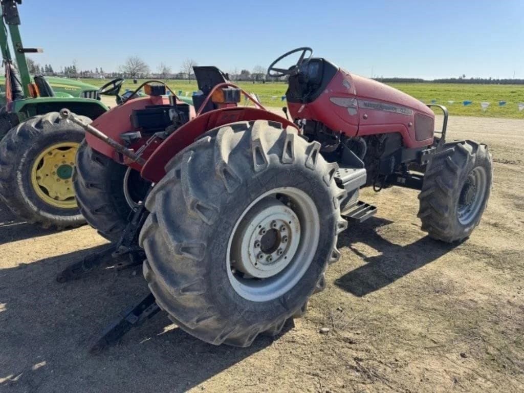 Image of Massey Ferguson 4253 Image 1