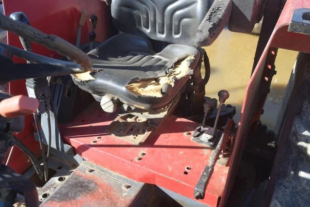 Image of Massey Ferguson 4255 equipment image 4