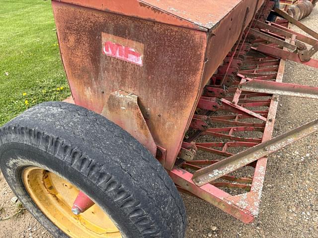 Image of Massey Ferguson 43 equipment image 2