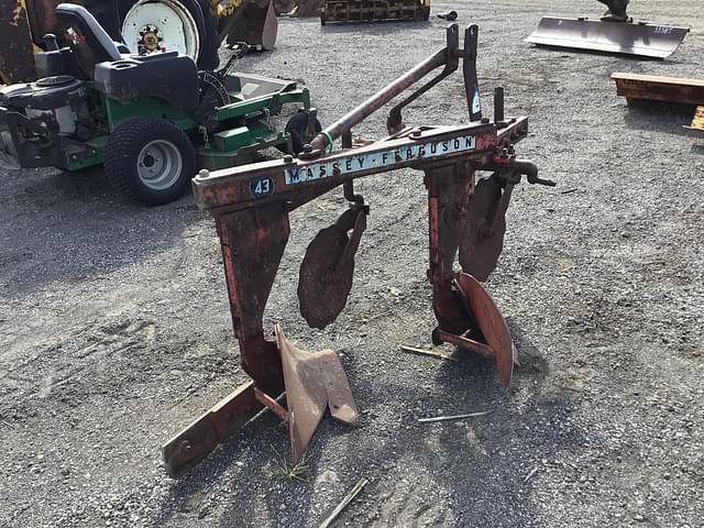 Image of Massey Ferguson 43 equipment image 4