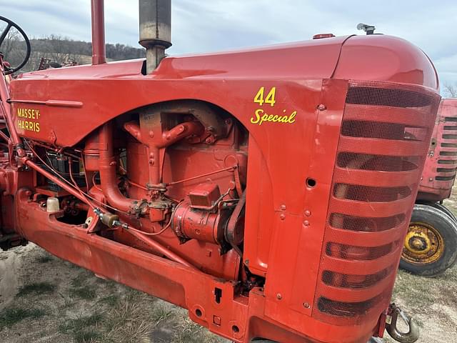 Image of Massey-Harris 44 Special equipment image 3