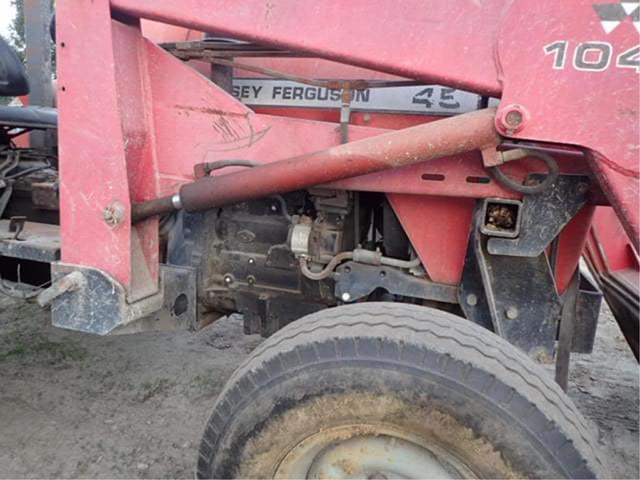 Image of Massey Ferguson 451 equipment image 3