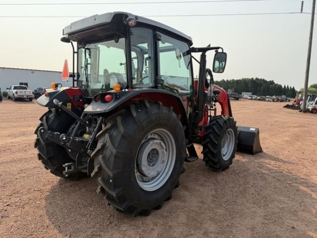 Image of Massey Ferguson 4707 equipment image 4