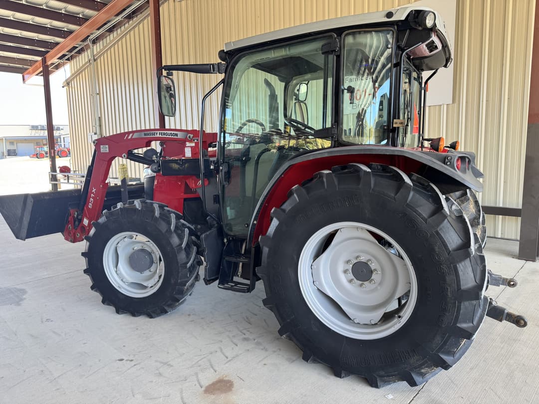 Image of Massey Ferguson 4708 Image 1