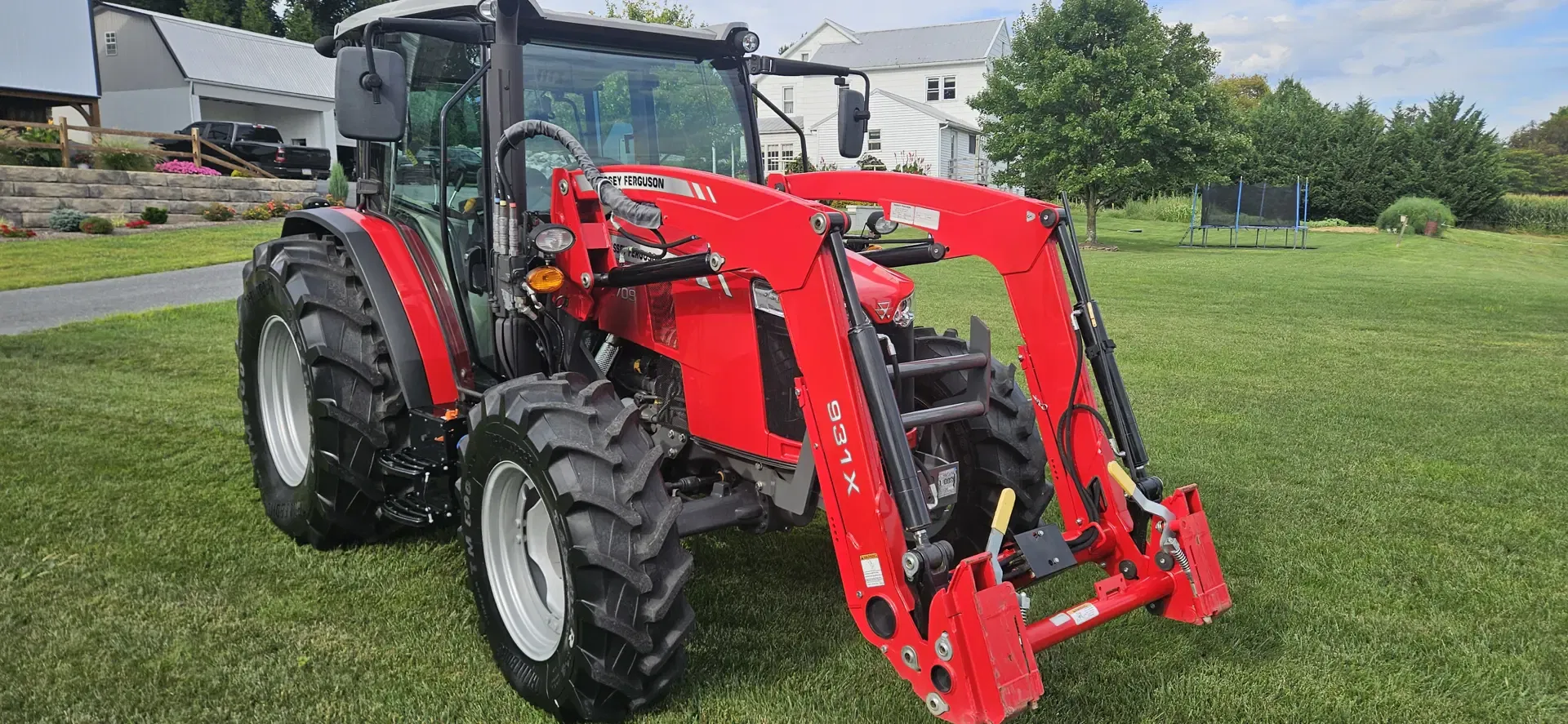 Massey Ferguson 4709 Equipment Image0