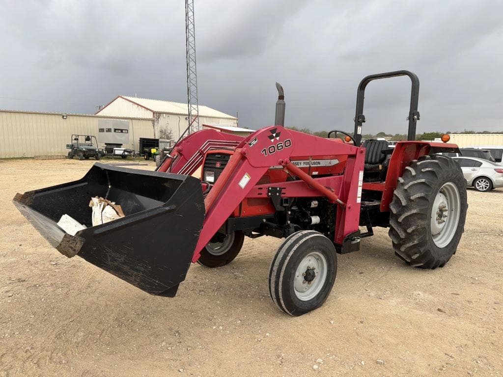 Image of Massey Ferguson 471 Primary image