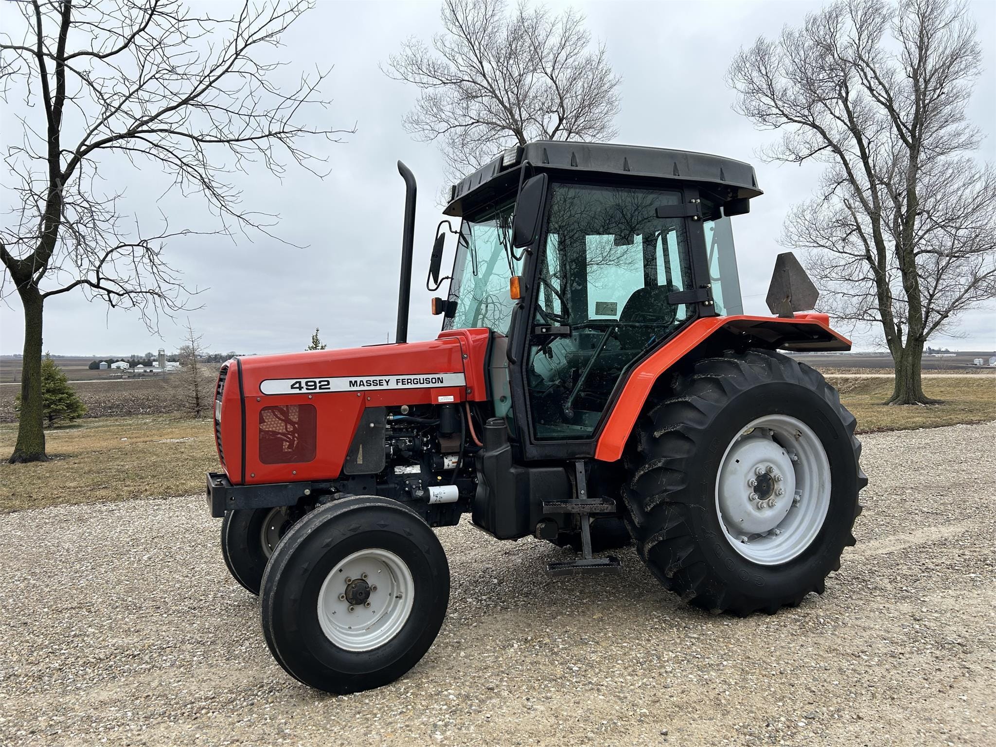 Main image Massey Ferguson 492