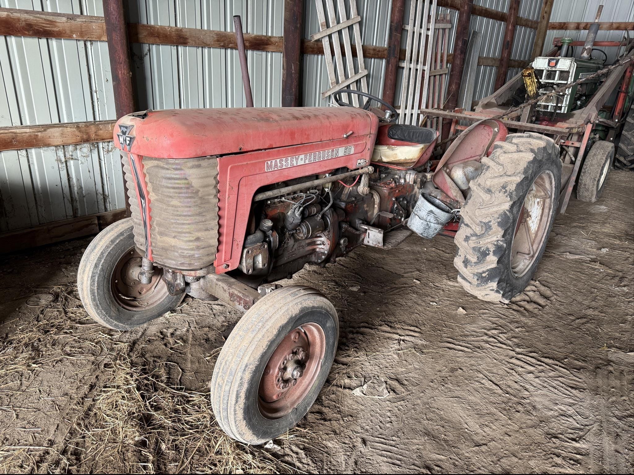 Massey Ferguson 50 Equipment Image0