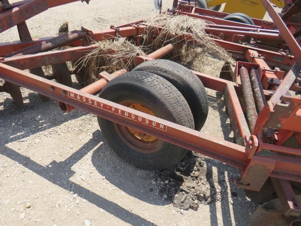 Image of Massey Ferguson 52 Image 1
