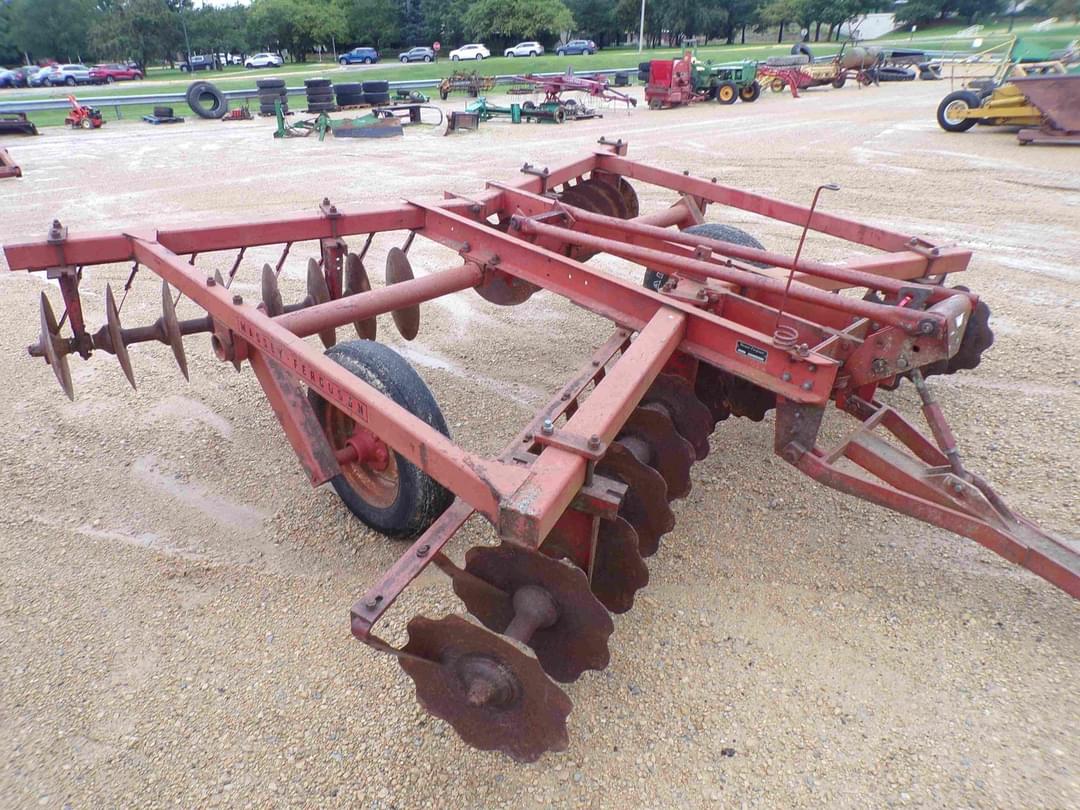 Image of Massey Ferguson 52 Primary image
