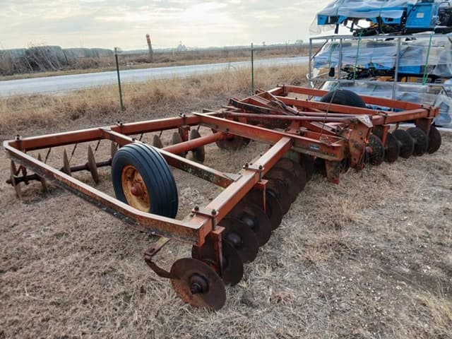 Image of Massey Ferguson 52 equipment image 4