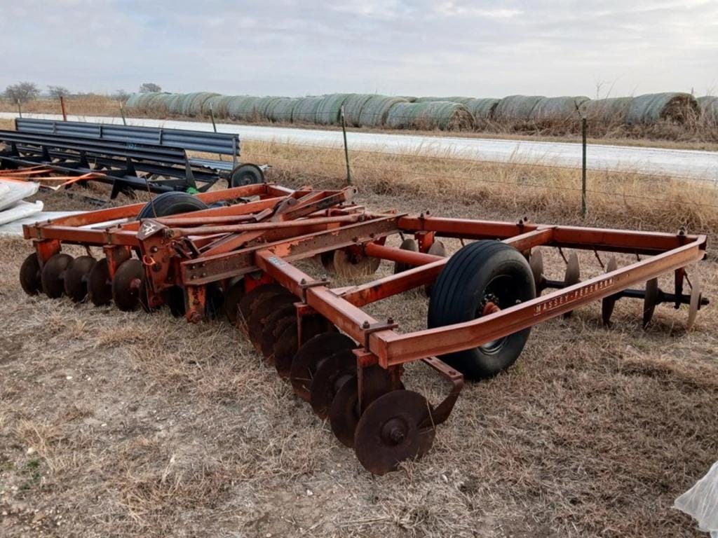 Massey Ferguson 52 Equipment Image0