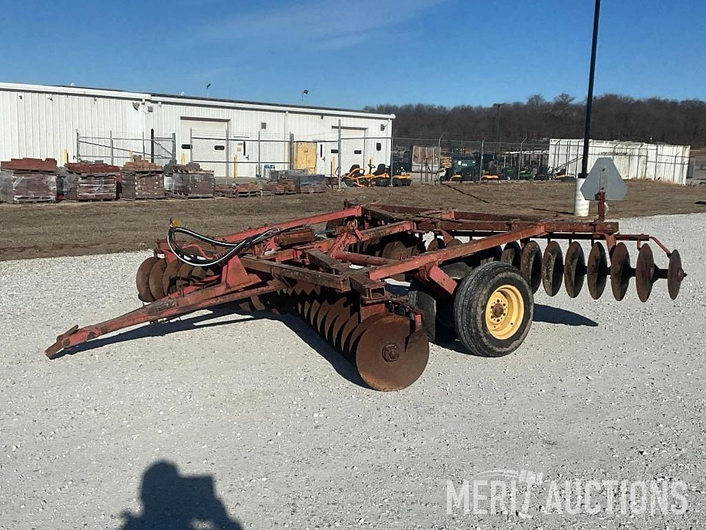 Image of Massey Ferguson 520 Primary image