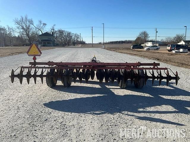 Image of Massey Ferguson 520 equipment image 3