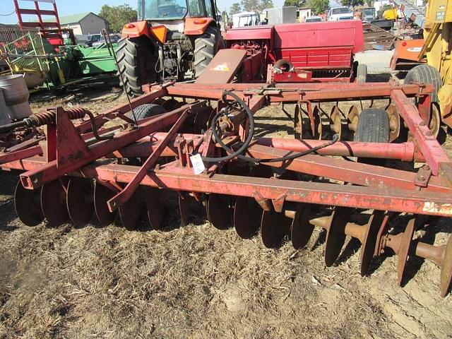 Image of Massey Ferguson 520 equipment image 4