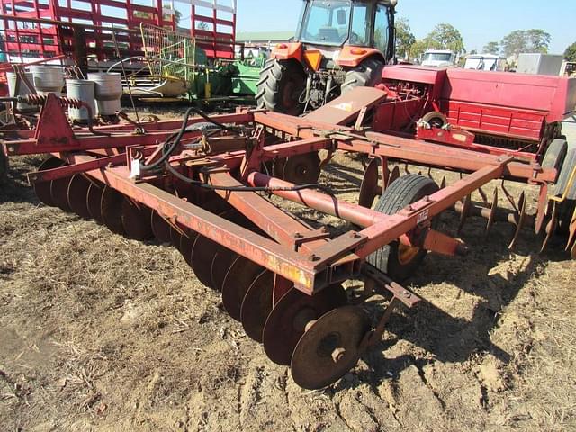 Image of Massey Ferguson 520 equipment image 1